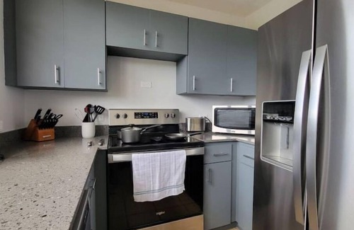 Naguabo Copropriété | Beachfront Apartment with Pool, A/C & Free Parking