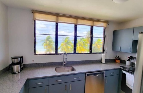 Naguabo Copropriété | Beachfront Apartment with Pool, A/C & Free Parking