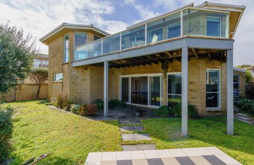 Bonbeach Maison | Beachfront at Bonbeach - A Coastal Lifestyle Gem