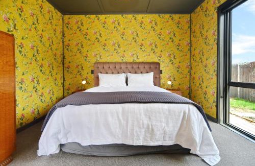 New Brighton Maison | Beachfront Bach - Christchurch Holiday Homes