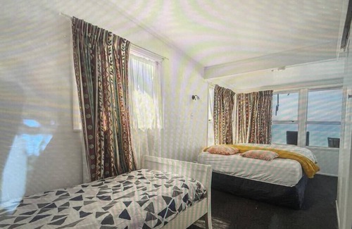 Pukehina Maison | Beachfront Beauty
