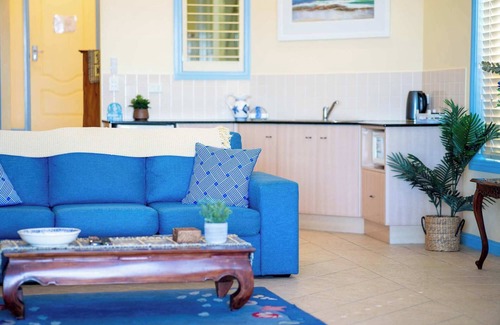 Blue Bay Appartement | Beachfront Bliss for Two l Nova Escapes