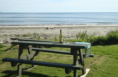 Ohope Maison | Beachfront Bliss