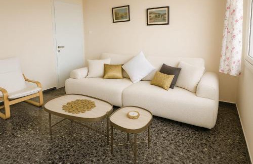 Melissi Appartement | Beachfront Bliss Oasis