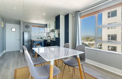 Flora Park Appartement | Oceanview Blouberg Apt | Kitesurfing | Pool