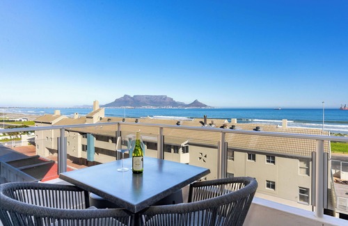 Flora Park Appartement | Oceanview Blouberg Apt | Kitesurfing | Pool