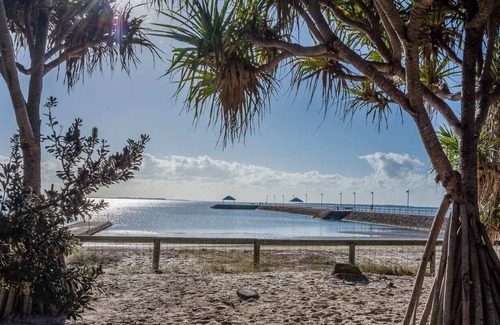 Wynnum Maison | Beachfront Bliss, Wynnum