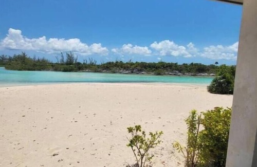 New Bight Maison | Beachfront Bungalow In Paradise: Papaya Villa