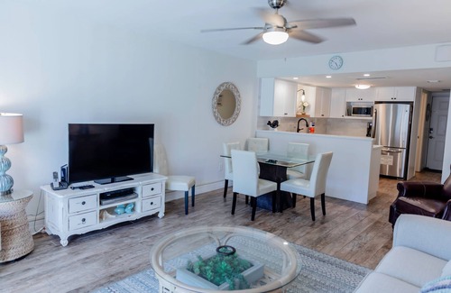 New Smyrna Beach Copropriété | Beachfront Comfort w/Pool, Balcony & Steps to Flagler Avenue