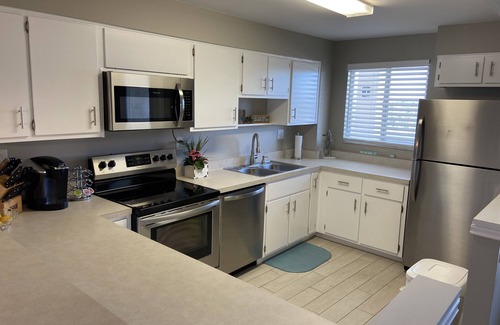 New Smyrna Beach Copropriété | Beachfront condo*Spectacular views & amenities!! *Walk to Flagler!!*Updated Unit