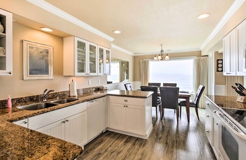Lincoln Beach Copropriété | NOUVEAU! Condo Resort w / Patio-étapes à Lincoln Beach!