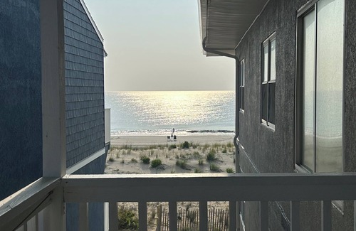 Rehoboth by the Sea Copropriété | Beachfront Condo with Ocean view