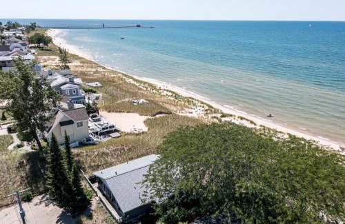 Spring Lake Maison | Beachfront cottage on North Shore Grand Haven