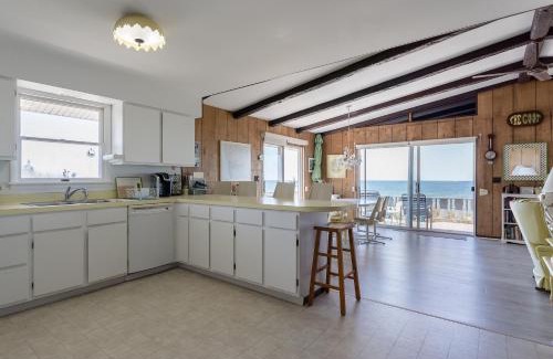Spring Lake Maison | Beachfront cottage on North Shore Grand Haven