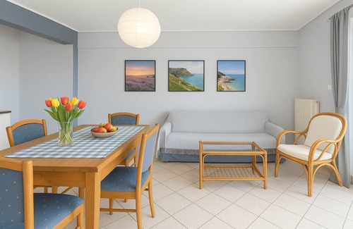 Kiato Appartement | Beachfront Cozy House - Kiatos' Seaview Retreat