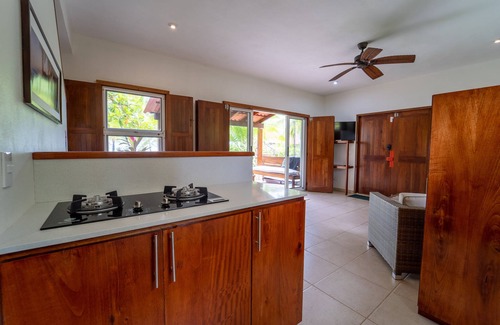 Javilla Maison | Beachfront Casita steps to the surf!