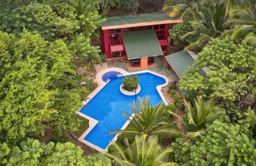 Palm Beach Estates Maison | Beachfront Villa Stunning Private Pool, Stunning Patio, 4BR, 3BA private parking