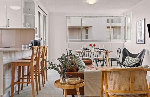 Cronulla Appartement | Beachfront Cronulla Getaway with Ocean Views & Spa