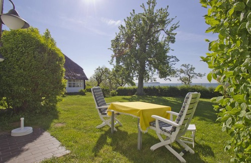 Neuendorf Appartement | Beachfront idyll by the sea, private bathing area - Gutshof Ostseeblick FeWo 01