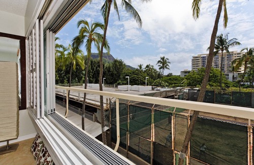 Diamond Head - Kapahulu - St. Louis Copropriété | Vues de Diamond Head sur la plage, extrémité tranquille de Waikiki avec natation / surf!