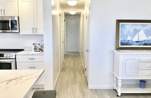 South End Maison | Beachfront Dream Cottage Sleeps 9 Beautiful Views PETS OK