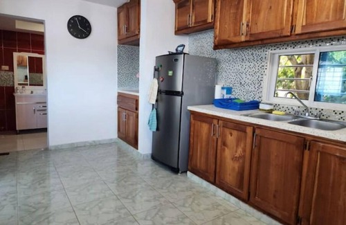 Paraiso Appartement | Beachfront Duplex Apt+Private Jacuzzi+2 QBed+2bath+AC+Wifi+HotWater+Pet Friendly