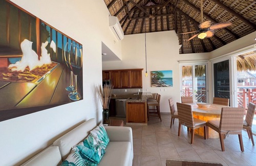 San Pedro Mixtepec Appartement | Beachfront escape! secluded Palmarito beach Penthouse near Puerto Escondido
