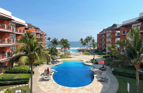 San Pedro Mixtepec Appartement | Beachfront escape! secluded Palmarito beach Penthouse near Puerto Escondido