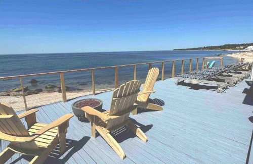 Greenport Maison | Beachfront Greenport Villa