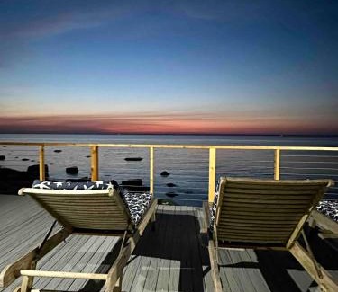 Greenport Maison | Beachfront Greenport Villa