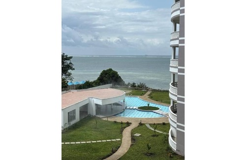 Bamburi Appartement | Beachfront Haven