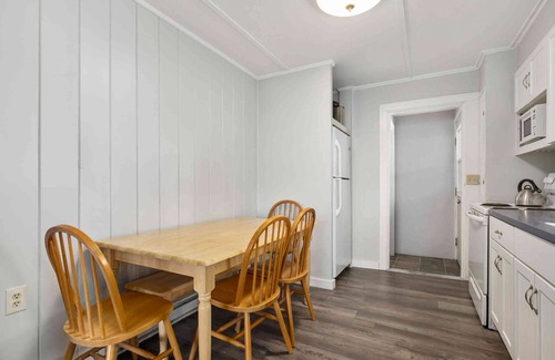 Wells Beach Maison | BEACHFRONT HOME-BREATHTAKING 180 DEGREE OCEAN SUNRISES & SUNSETS: 5/5-5/9 OPEN