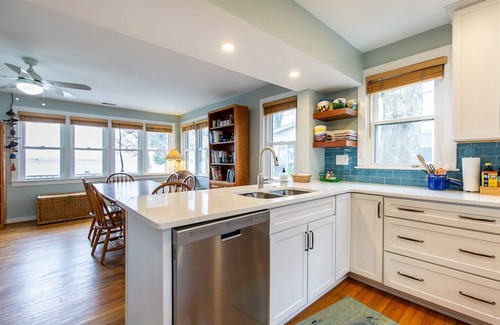 Annapolis Cottage | Waterfront dog-friendly home with beach just mins to Downtown Annapolis