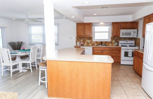 Southend Maison | Beachfront Island Home