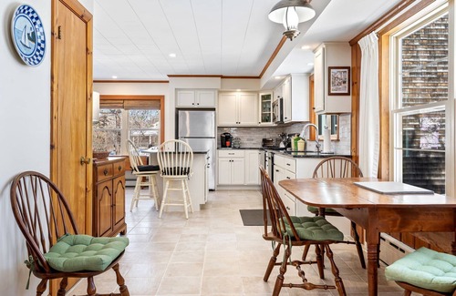 Southern Coast Maison | Bayview Beach Cottage – For 4!