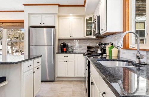 Southern Coast Maison | Beachfront Just steps and you're on the beach