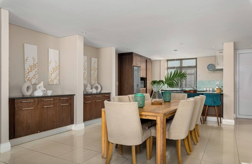 Big Bay Appartement | Beachfront Living at Eden on The Bay