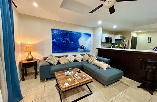 Barrio Los Villalobos Copropriété | Beachfront Luxury Condo with Direct Access to the Beach, 3 BR, 2 Baths, Balcony!
