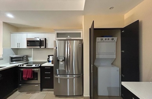 Barrio Los Villalobos Copropriété | Beachfront Luxury Condo with Direct Access to the Beach, 3 BR, 2 Baths, Balcony!