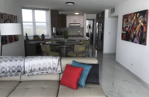 Isla Verde Copropriété | Grand condo en front de mer