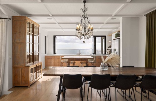 Papamoa Beach Maison | Beachfront Mediterranean Villa