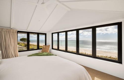 Papamoa Beach Maison | Beachfront Mediterranean Villa
