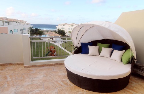 Jobos Appartement | Beachfront Modern Loft with Large Private Terrace