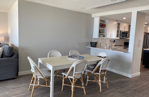 Bethany Beach Copropriété | Beachfront, Newly Renovated Edgewater Building Condo