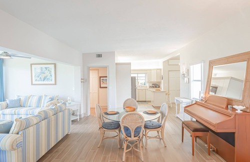 Inlet Villas Maison | Beachfront Oasis! On the Beach~Bikes~Grill