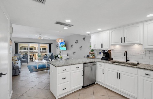 Boardwalk Copropriété | Beachfront Oceanview condo 2/2 with Pool Win-San - Steps to Flagler