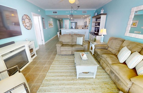 El Centro Beach Copropriété | Beachfront Palazzo Condo - 2BR + Bunks, Gulf View w/ Free Beach Chairs!
