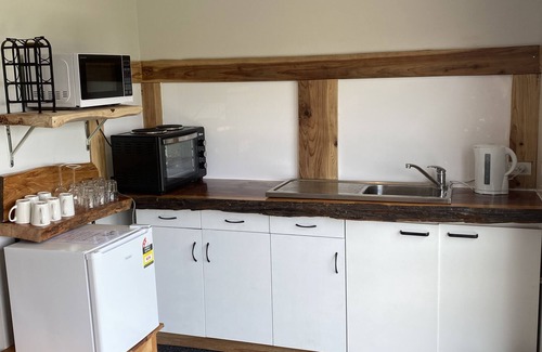 Bay of Plenty Region Appartement | Beachfront Pacific - Rustic Coastal - Guest Suite.