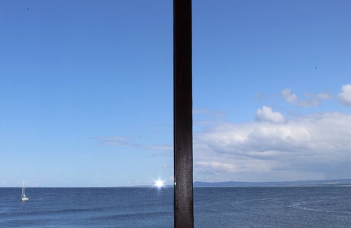 Lossiemouth Maison | Beachfront Panoramic Seaview Free Wifi & Parking