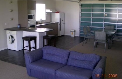 Pukehina Appartement | Beachfront Pukehina Apartment